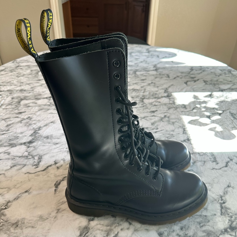 Dr. Martens 1914 Unisex Smooth Leather Boots Sz 8M, 9L